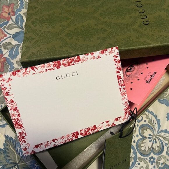 Gucci Box with (1) Gucci Garden Notecard with Envelope. - Picture 7 of 7